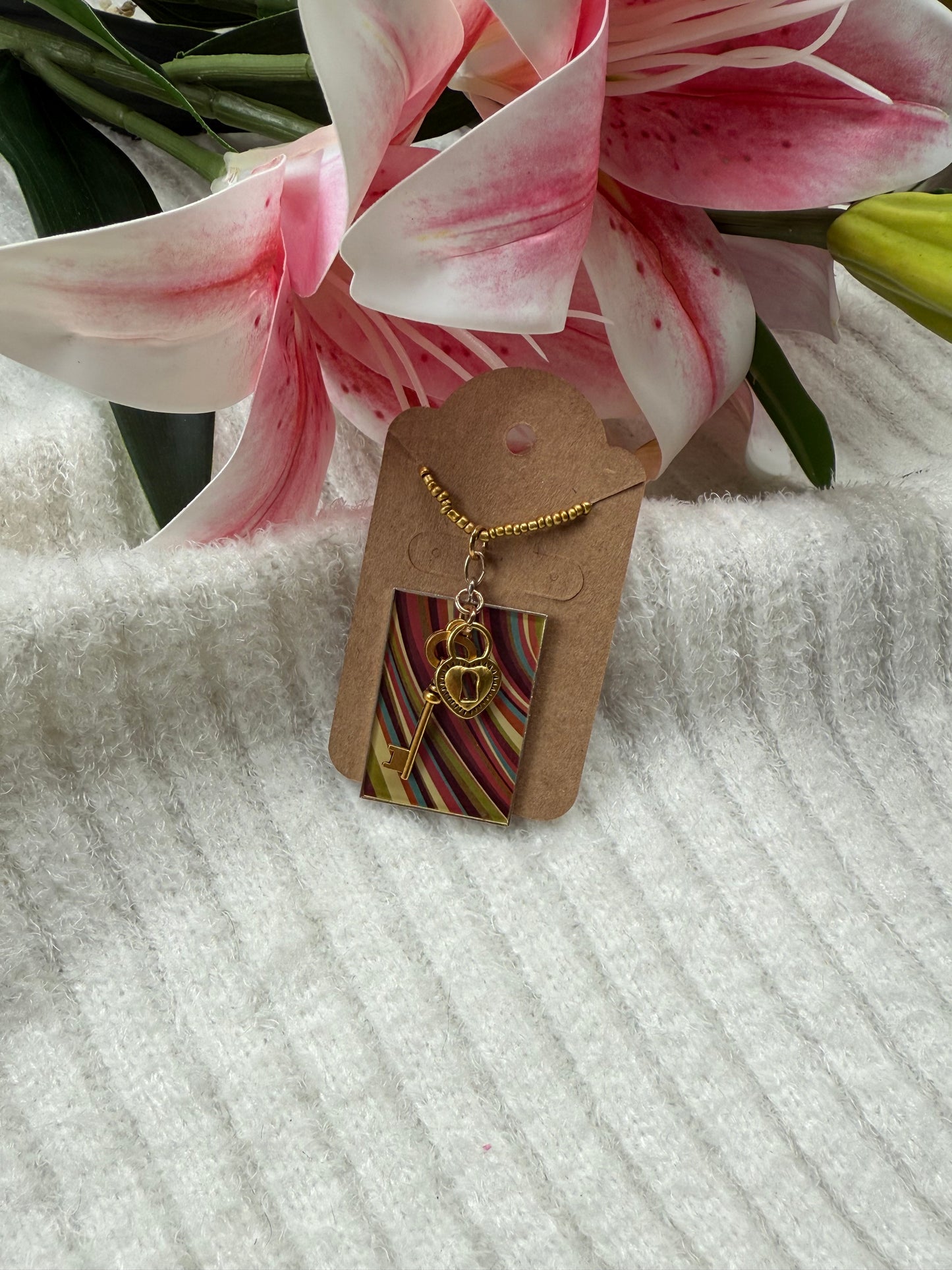 Retro Necklace Pendant with heart and key charms